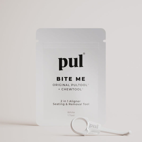 PUL's 2-in-1 seating and chew tool for effortless seating and removal of your clear aligners.